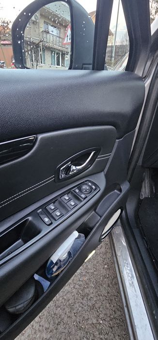 Renault Grand Scenic BOSE Edition 2015/10