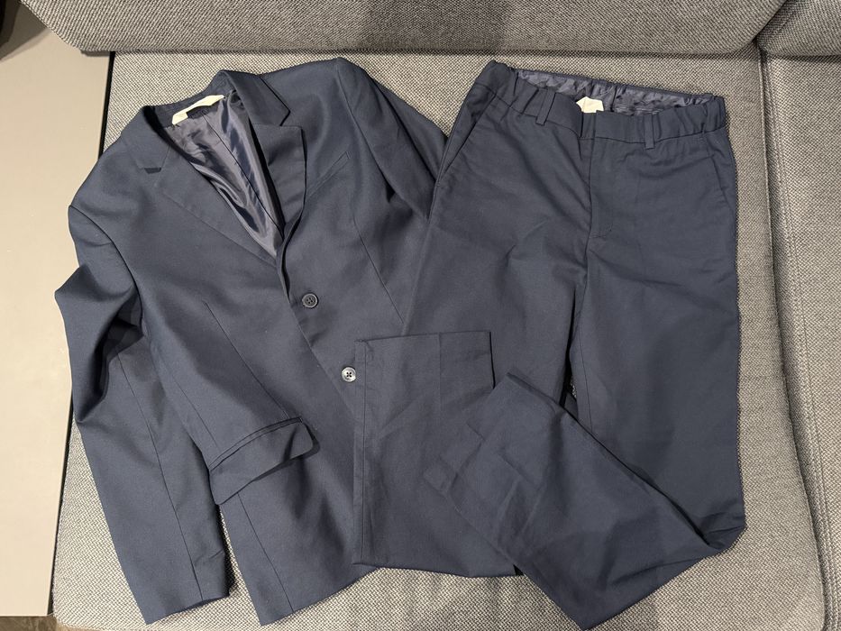 Детски тъмно син костюм H&M ( сако + панталон ) и ризи с дълъг ръкав, размер 146/152