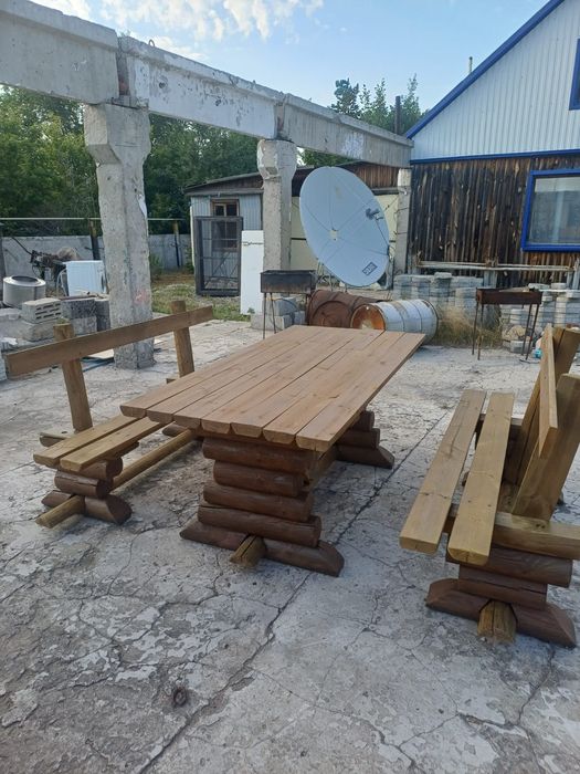 Продам стол деревянный