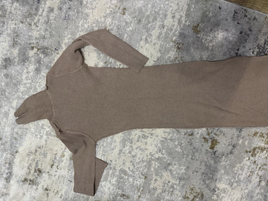 Трикотажные платья в рубчик