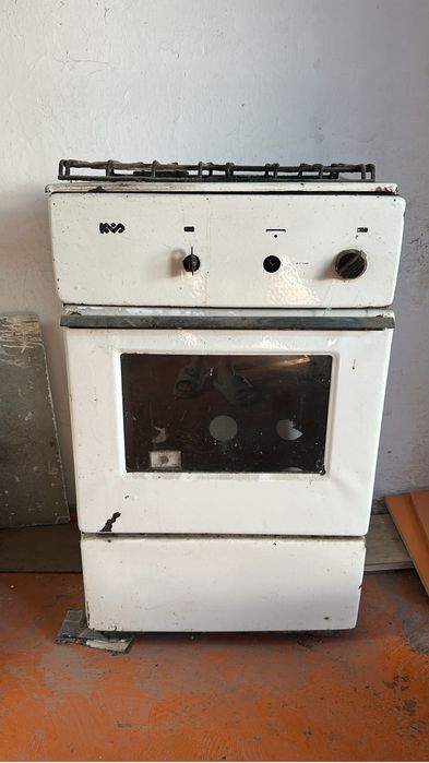 Продам газовую плиту срочно