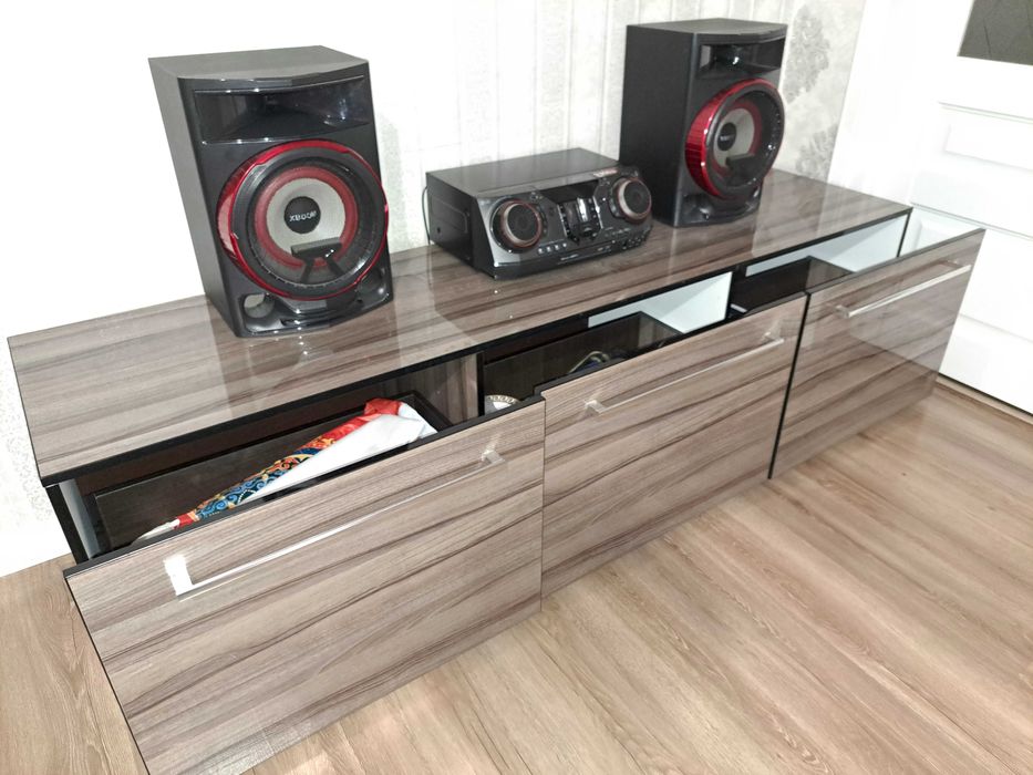 Тумба под телевизор продам недорого