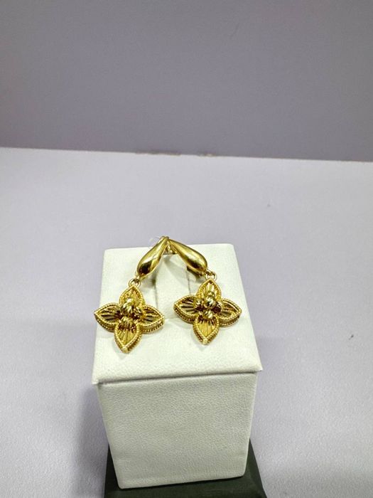 Золотые серьги СР244409