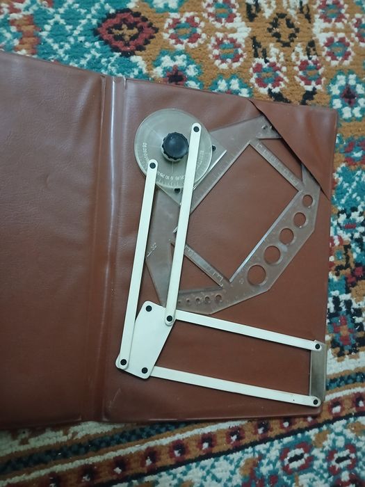 Chizmachilik to'plami SSSR davridagi sotiladi