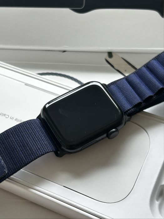 Продам Apple Watch 8 и SE 2