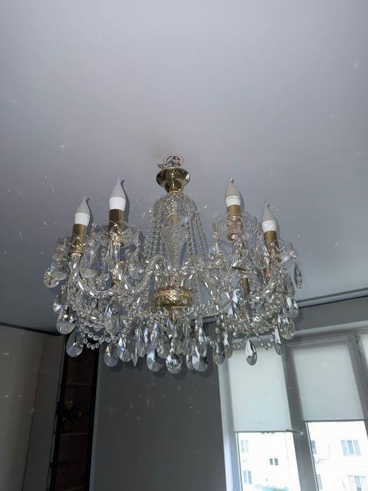 Люстра чешская новая