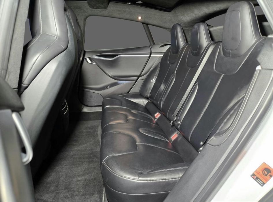 Tesla S90 D 520 CP all wheel drive