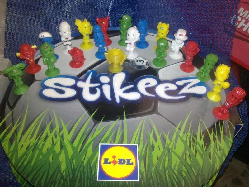 Продавам колекцията на героите-30лв. ,стикита 2014,2015,2016,2017,2018