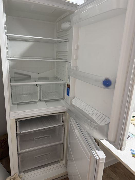 Холодильник б / у.