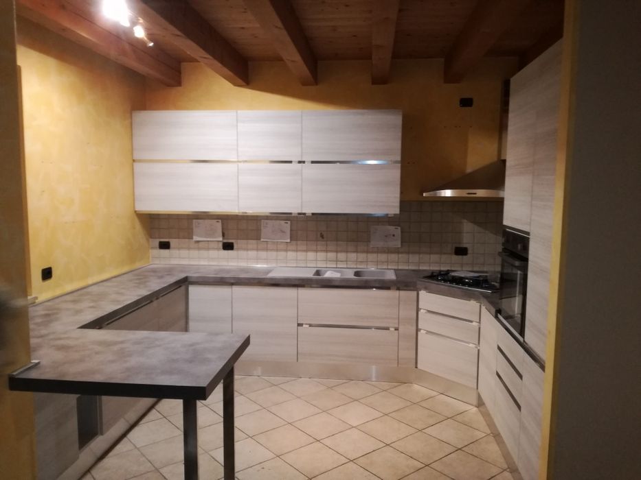 Montator mobila cu experienta