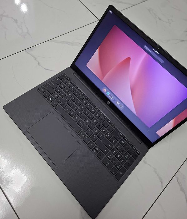 Laptop HP 15-fc0030nq cu procesor AMD Ryzen™ 3 7320U pana la 4.10 GHz 15.6 Full HD, 8GB LPDDR5, 512GB SSD, AMD Radeon™ 610M