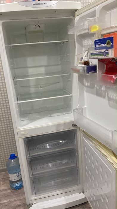 Продам холодильник