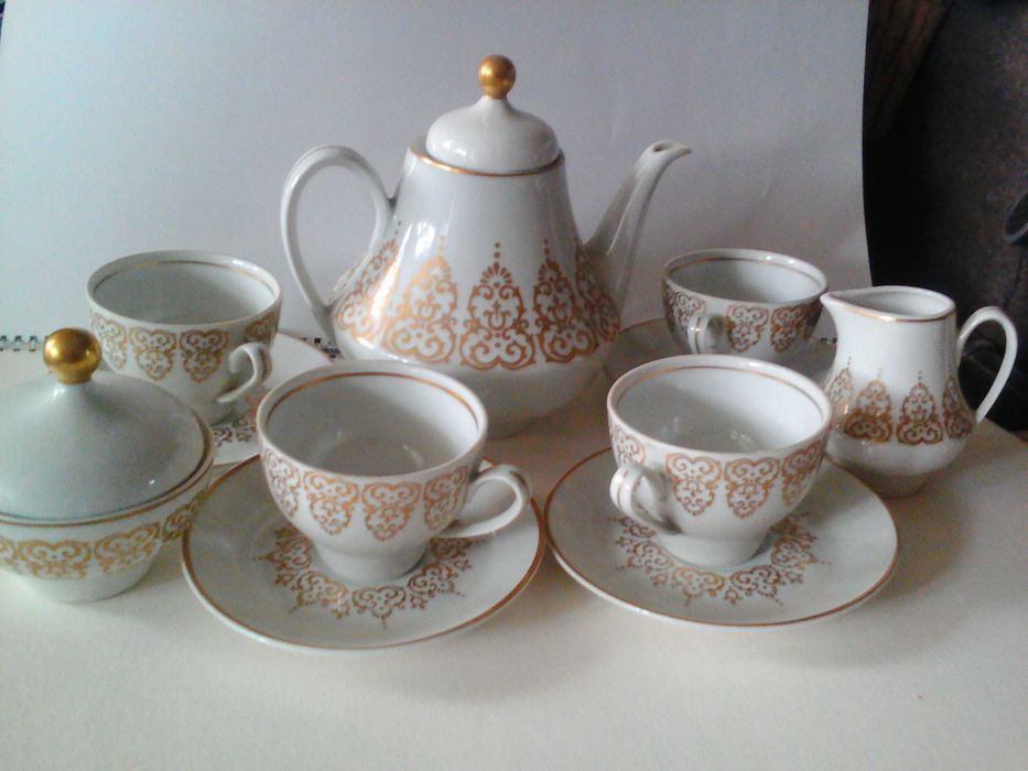Български сервиз за чай от 20-ти век