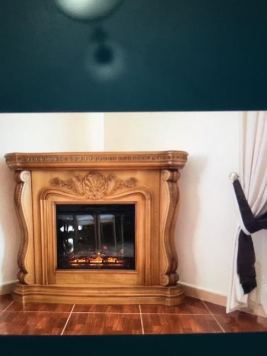 Vand mobilier lemn masiv