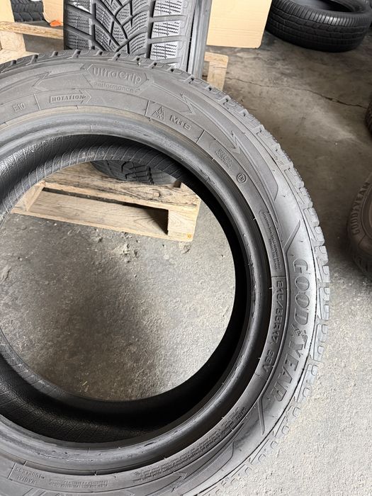 2 anvelope iarna 215/55/17 , GoodYear , 7.3 mm , DOT 4021 !