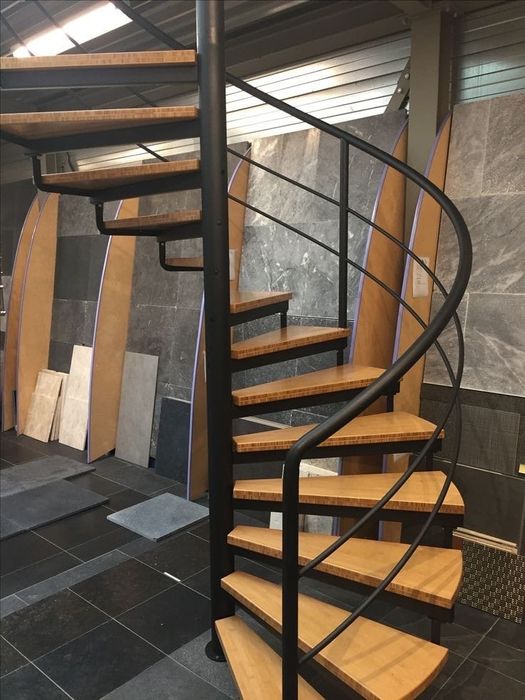 Scari interioare tip spirala