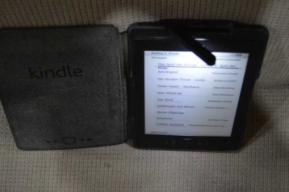 Amazon Kindle 4th Gen – Ultra-ușor și Simplu Butoane Fizice wifi, husa cu iluminare