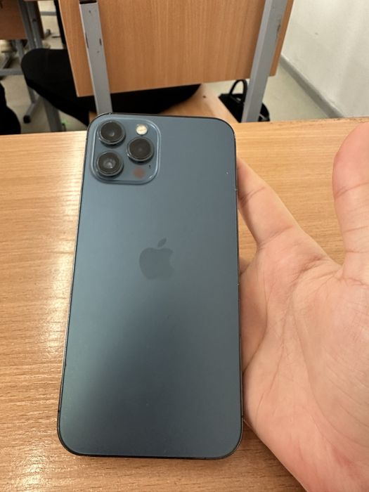 Продам 12 про макс