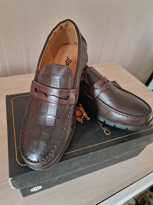 Туфли на мальчика.