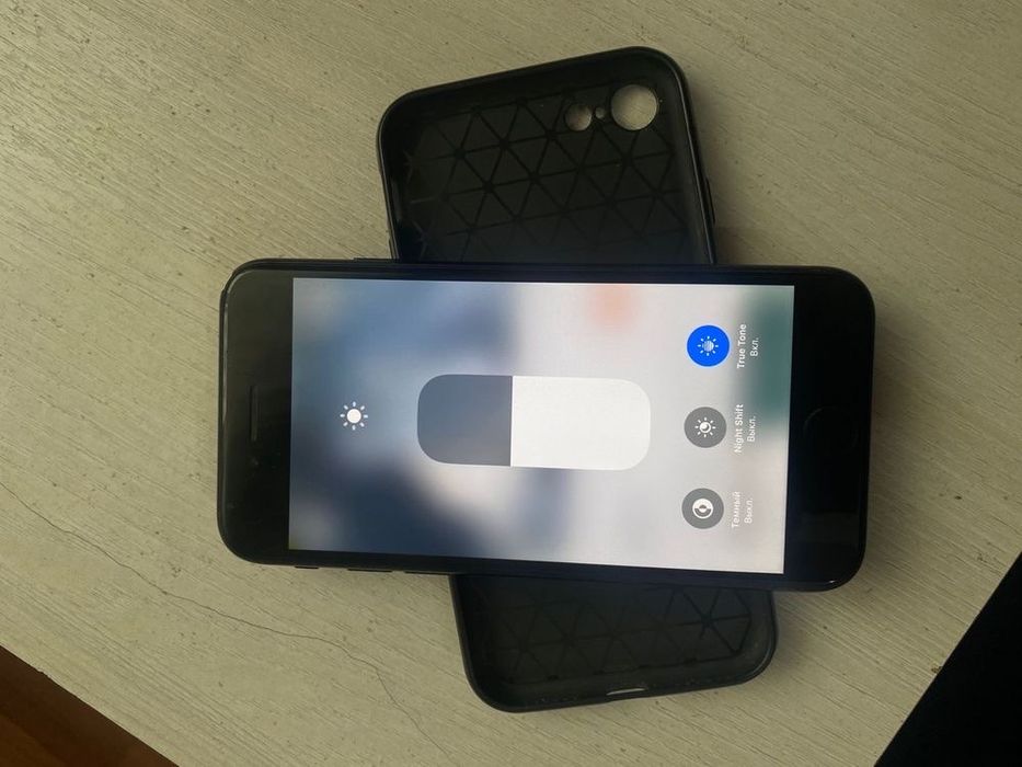 Продам айфон se 2022 64гб