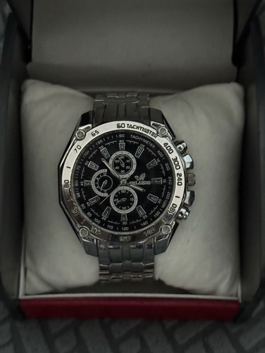 Продам классические часы Orlando