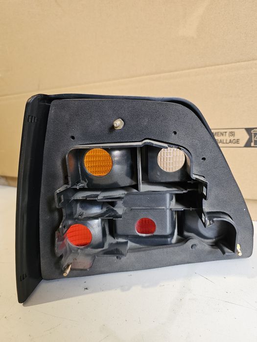 stop dreapta fifft nou volkswagen golf 2

prezinta zgarieturi fine dat