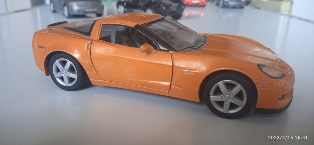 Продавам детски метални колички Kinsmart