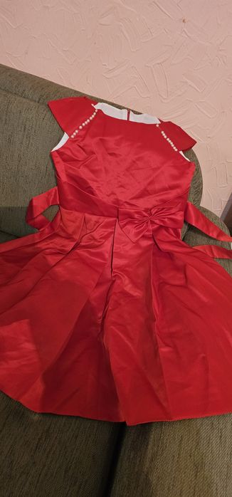 Продам платья детские