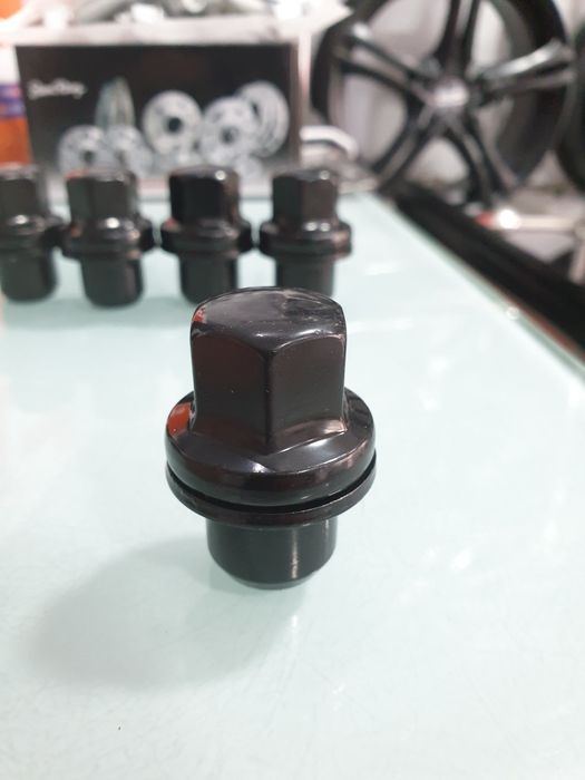 PIULITE NEGRE Range Rover fara tabla !