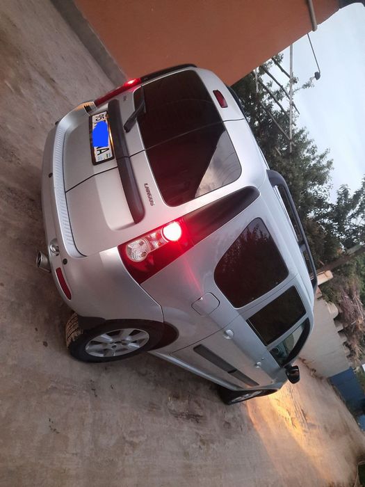 Lada largus 2019 yil