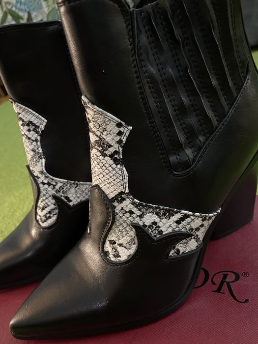 Продаю ботиночки/полусапожки/казачки