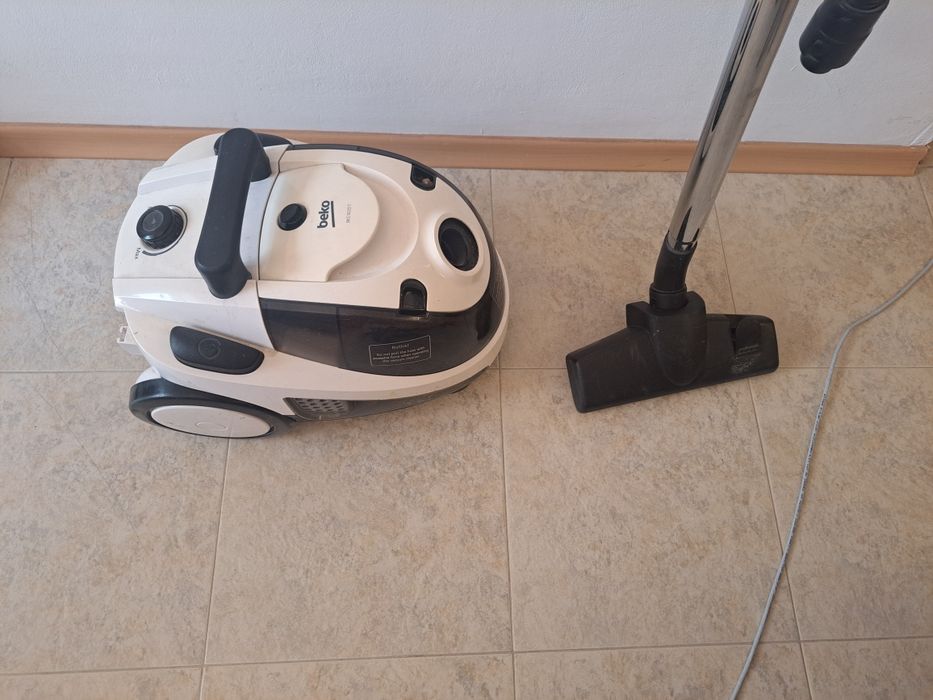 Прахосмукачка  ВЕКО 200 w МОДЕЛ  BKS 9220 T