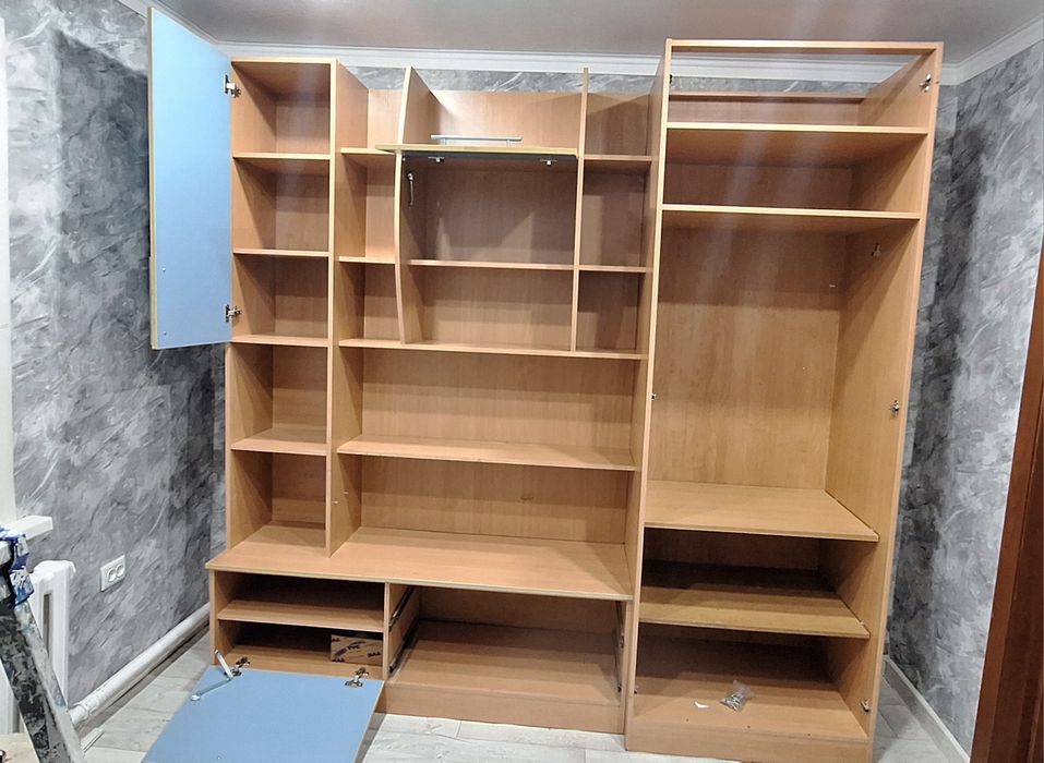 Гарнитур очень красивый ,и вместительный