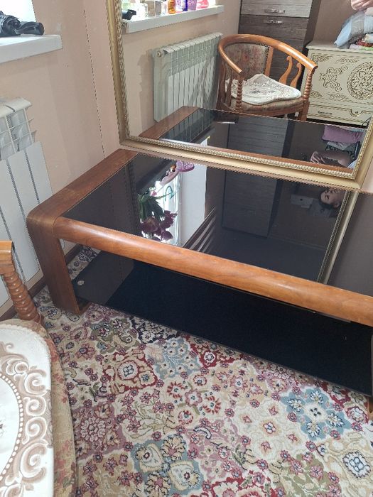 Журнальный столик продаётся