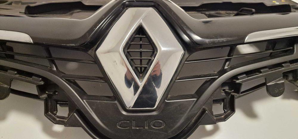 Grila Bara Fata Renault Clio 4 cu Lumini de zi