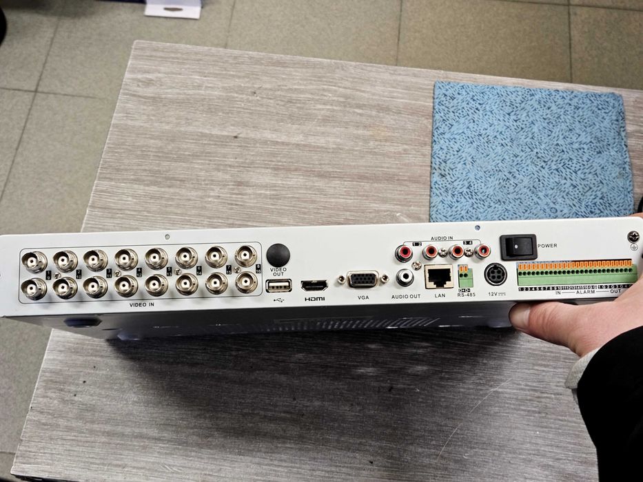 HikVision DVR DS-7216HGHI-SH/A 16 канален с 4 ТБ твърд диск