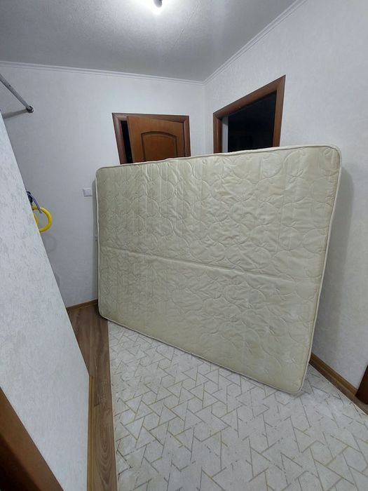 Матрас в отличном состояний
