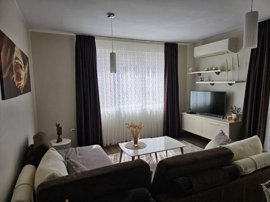 Продава се Тристаен апартамент в Бургас, Сарафово - 110 кв.м за 2200 €/кв.м - Снимка #2