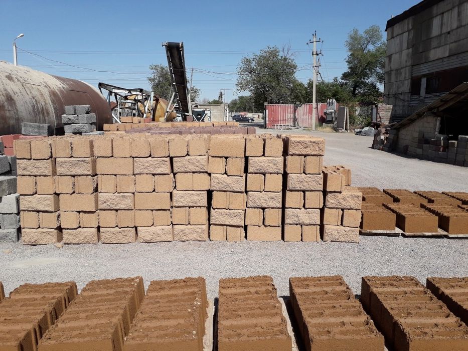 пескоблоки рваные и стеновые .