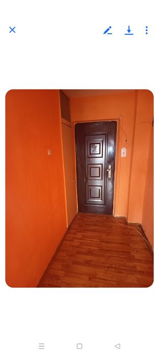 Vind apartament 2 camere,semidecomandat,et 3/4,zona HCC,gol fără gaze,acte la zi