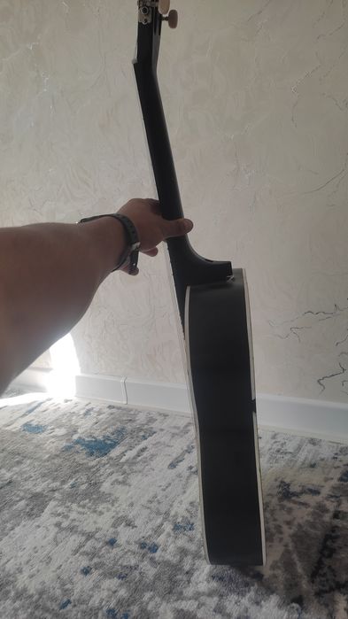 Akustik Gitara klastichiski