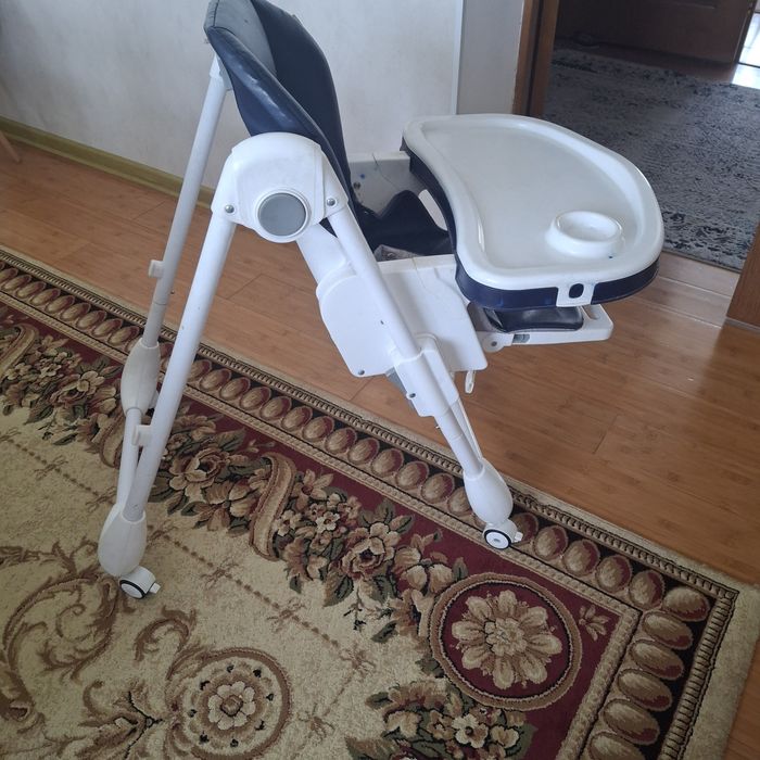 Продам столик детский