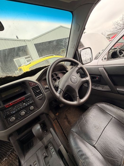 Mitsubishi pajero на части