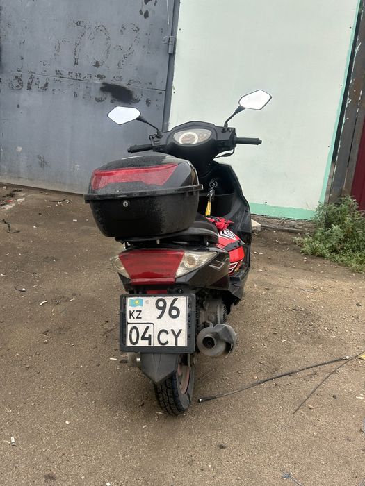 Продам скутер м8