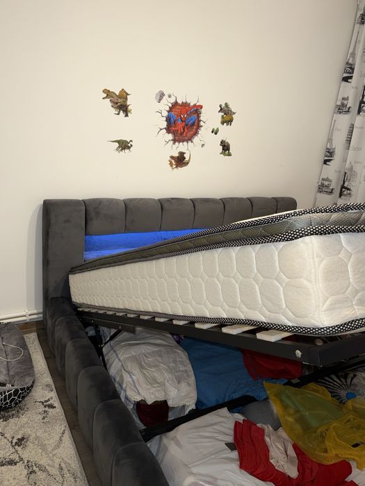 Pat 180x200 cu somiera rabatibila + saltea cu topper