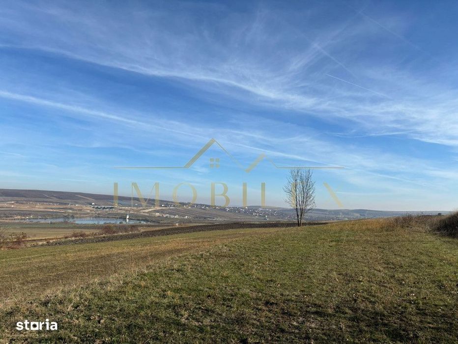 Teren in Comsesti, parcelabil, 5300 mp, vedere frumoasa la lac