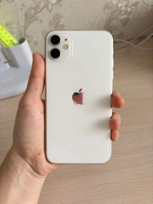 Продаю iPhone 11, 128 ГБ, белый.