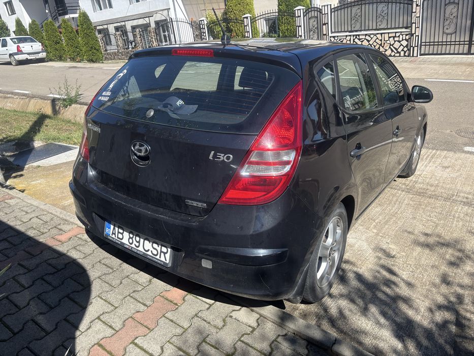 HYUNDAI i30 2010 — imagine 3
