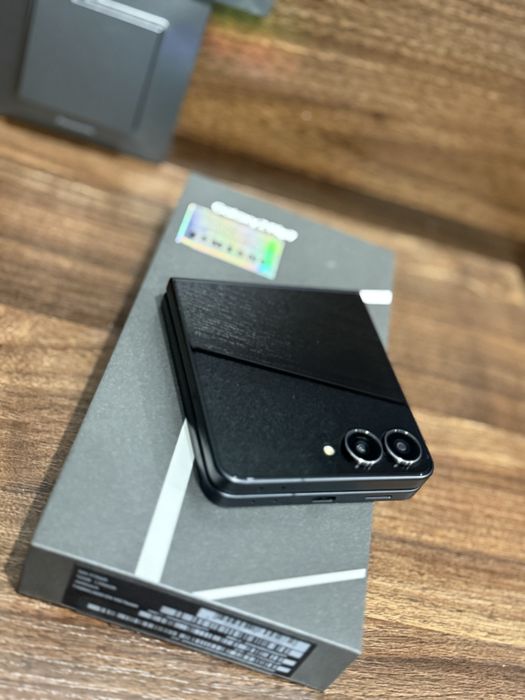 Galaxy Z Flip7 12GB/256GB vietnam