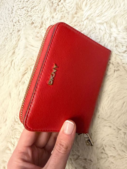 Дамски портмоне DKNY